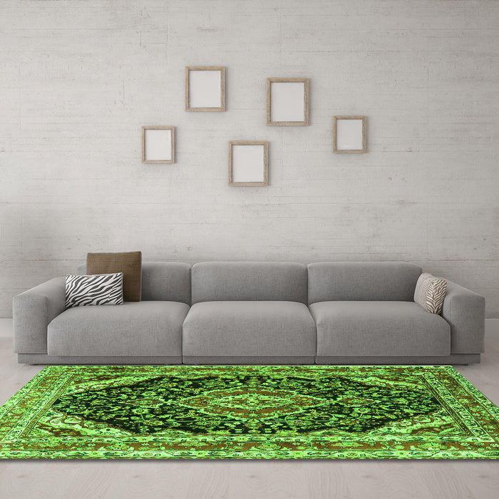 Machine Washable Medallion Green Traditional Area Rugs in a Living Room,, wshtr3677grn