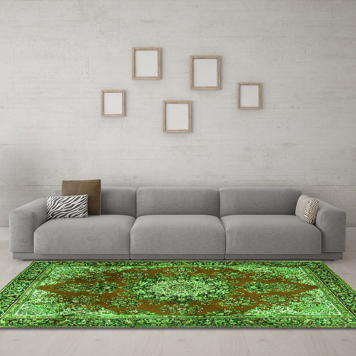 Machine Washable Persian Green Traditional Area Rugs in a Living Room,, wshtr3681grn