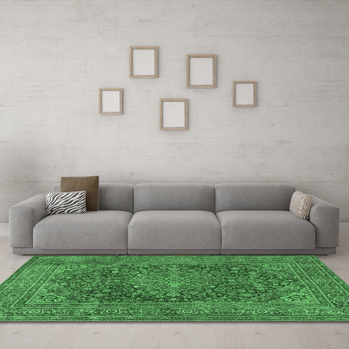 Machine Washable Persian Emerald Green Traditional Area Rugs in a Living Room,, wshtr3684emgrn