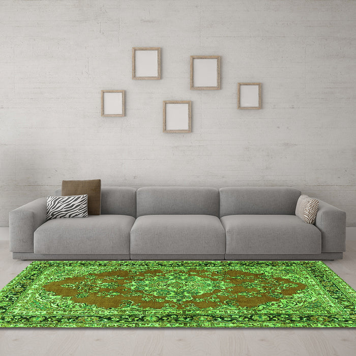 Machine Washable Medallion Green Traditional Area Rugs in a Living Room,, wshtr3685grn