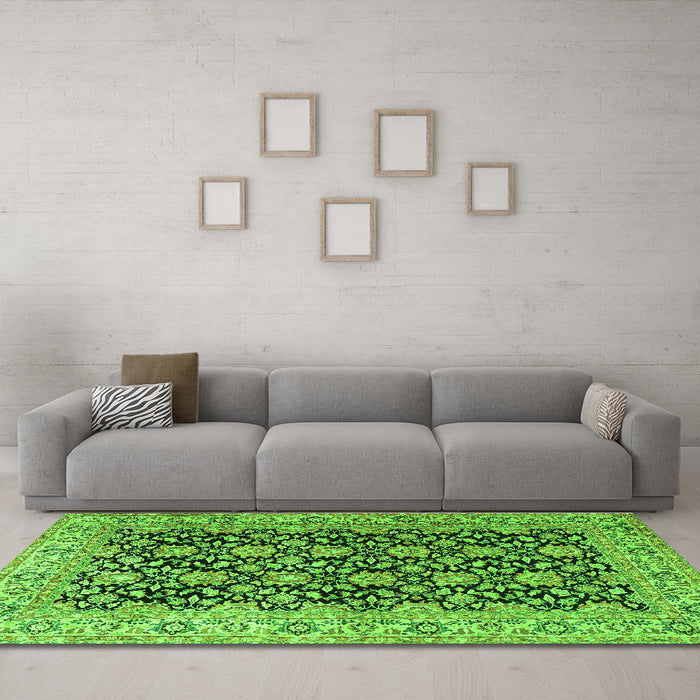 Machine Washable Persian Green Traditional Area Rugs in a Living Room,, wshtr3690grn