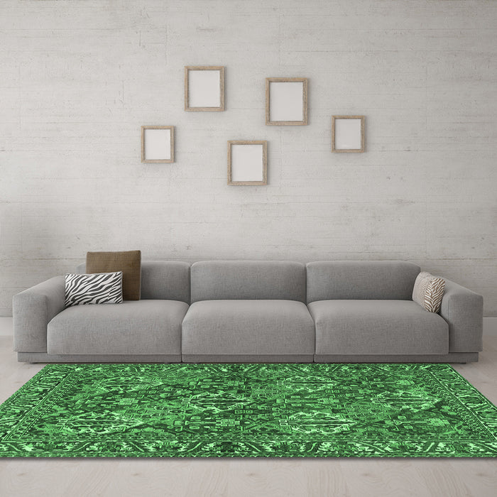 Machine Washable Persian Emerald Green Traditional Area Rugs in a Living Room,, wshtr3691emgrn