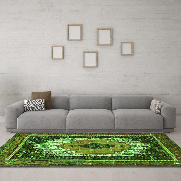Machine Washable Persian Green Traditional Area Rugs in a Living Room,, wshtr3692grn