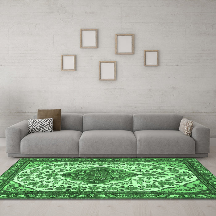 Machine Washable Persian Emerald Green Traditional Area Rugs in a Living Room,, wshtr3693emgrn