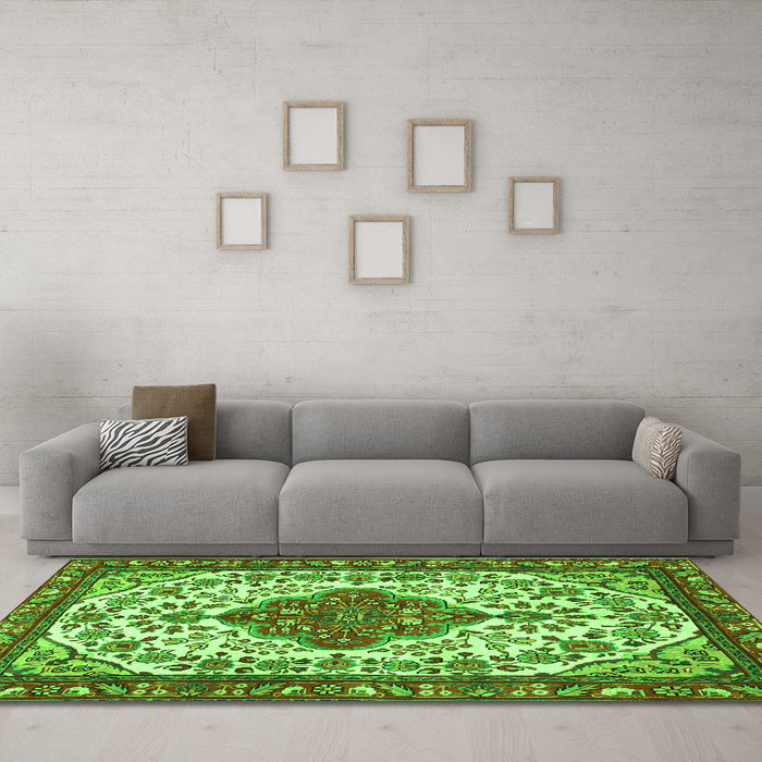 Machine Washable Persian Green Traditional Area Rugs in a Living Room,, wshtr3693grn