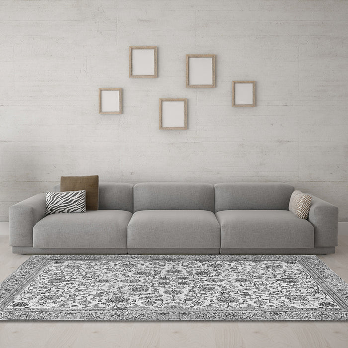 Machine Washable Persian Gray Traditional Rug in a Living Room,, wshtr3694gry