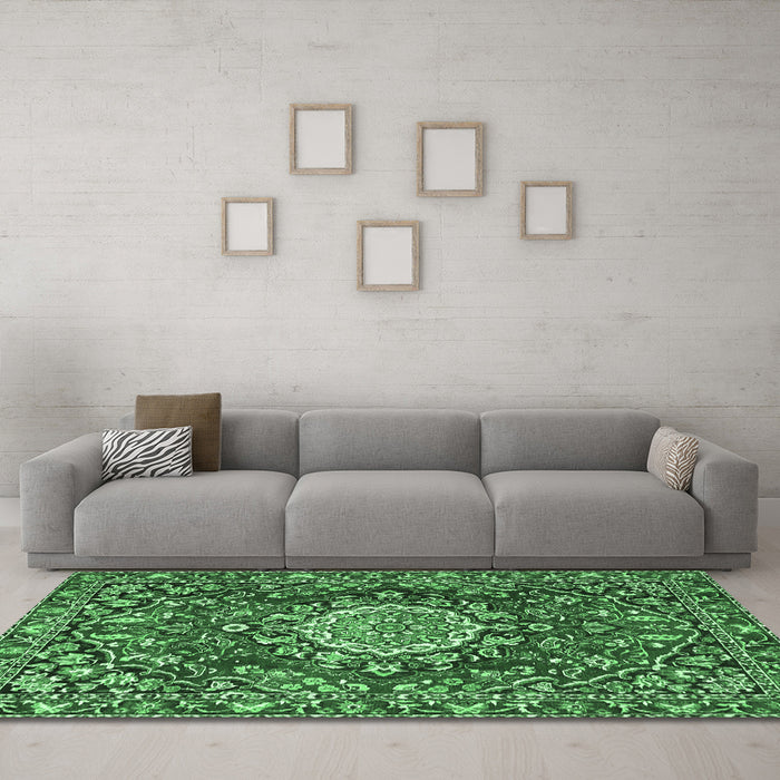 Machine Washable Persian Emerald Green Traditional Area Rugs in a Living Room,, wshtr3695emgrn