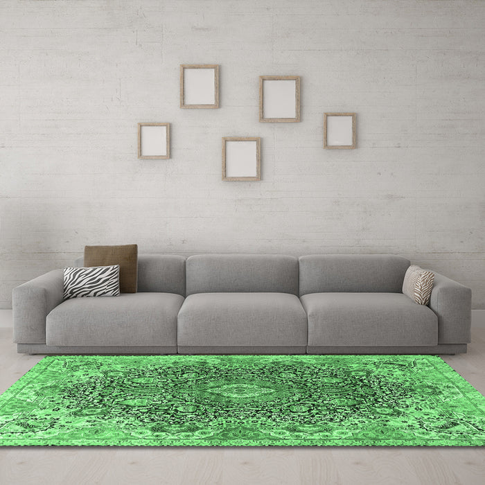 Machine Washable Persian Emerald Green Traditional Area Rugs in a Living Room,, wshtr3696emgrn