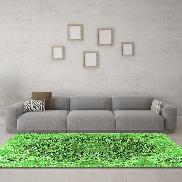 Machine Washable Persian Green Traditional Area Rugs in a Living Room,, wshtr3696grn