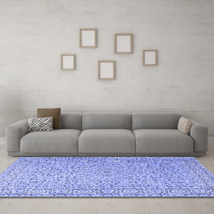 Machine Washable Persian Blue Traditional Rug in a Living Room, wshtr3697blu