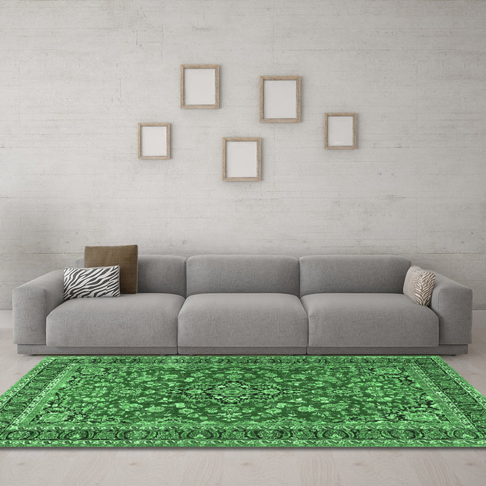 Machine Washable Persian Emerald Green Traditional Area Rugs in a Living Room,, wshtr3698emgrn