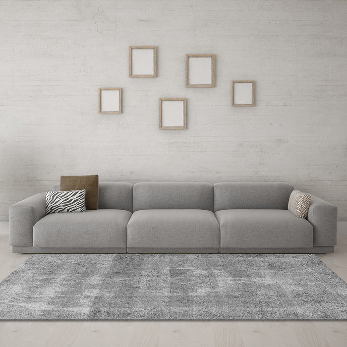 Machine Washable Persian Gray Traditional Rug in a Living Room,, wshtr3700gry