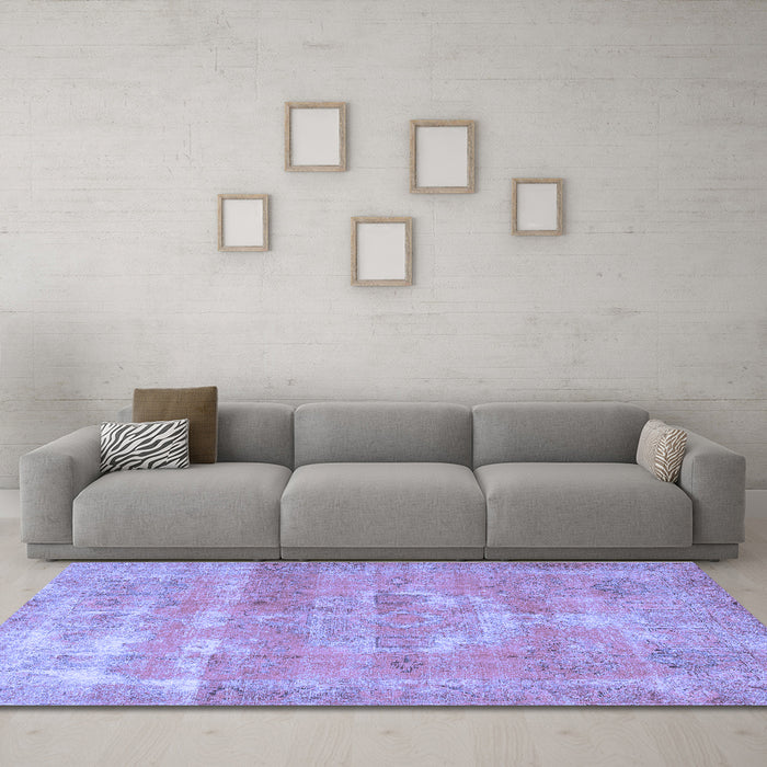 Machine Washable Persian Blue Traditional Rug in a Living Room, wshtr3700blu