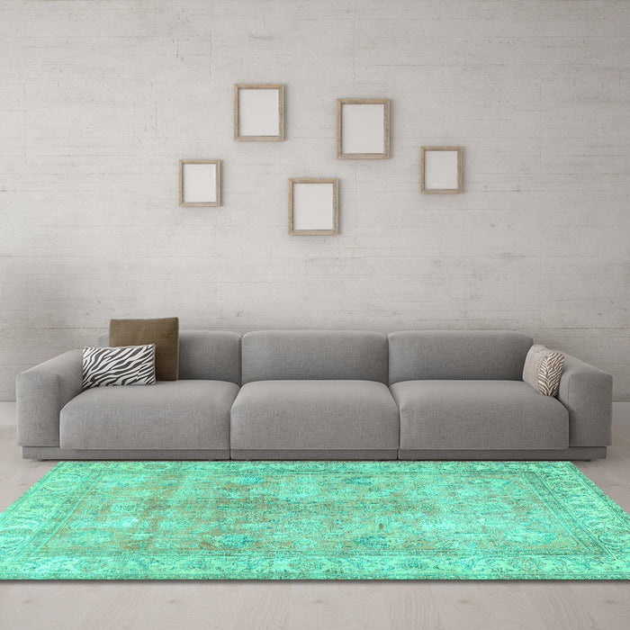 Machine Washable Persian Turquoise Traditional Area Rugs in a Living Room,, wshtr3705turq