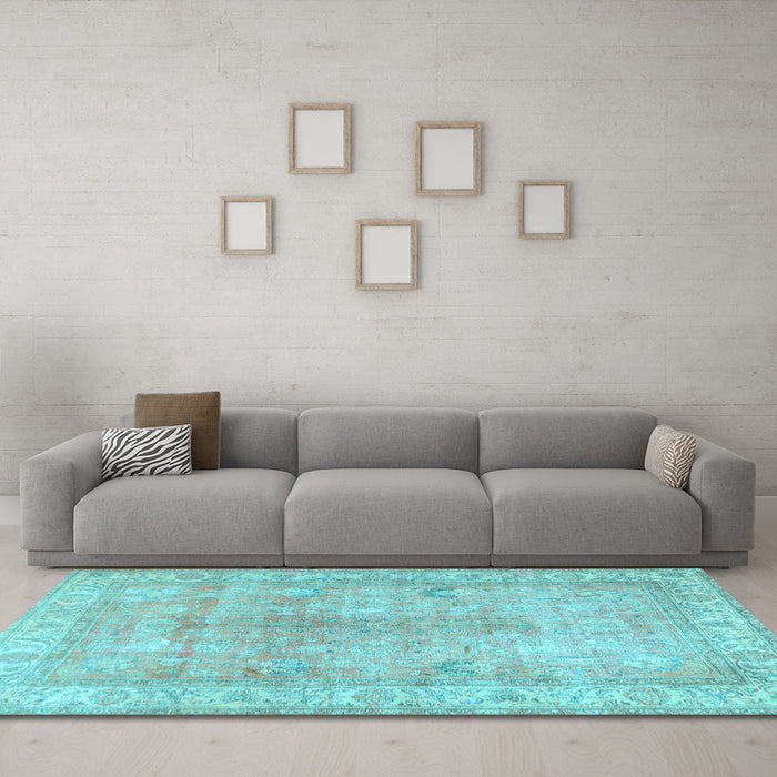 Machine Washable Persian Light Blue Traditional Rug in a Living Room, wshtr3705lblu
