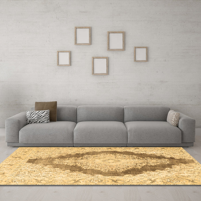Machine Washable Persian Brown Traditional Rug in a Living Room,, wshtr3707brn