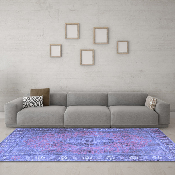 Machine Washable Persian Blue Traditional Rug in a Living Room, wshtr3708blu