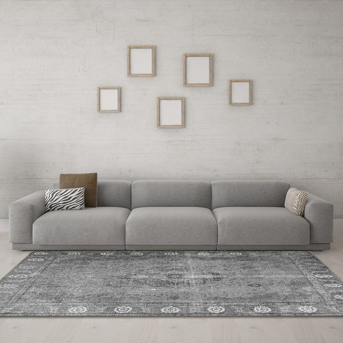 Machine Washable Persian Gray Traditional Rug in a Living Room,, wshtr3708gry