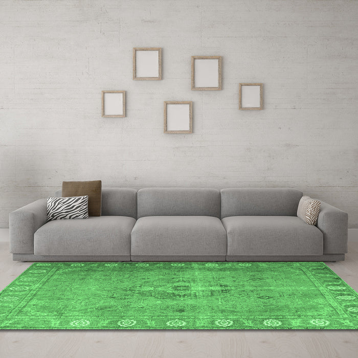 Machine Washable Persian Emerald Green Traditional Area Rugs in a Living Room,, wshtr3708emgrn