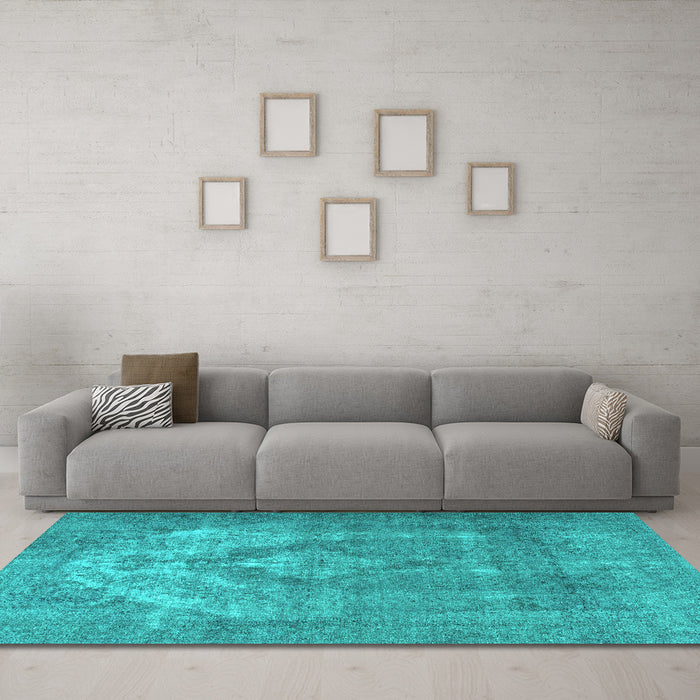 Machine Washable Persian Turquoise Traditional Area Rugs in a Living Room,, wshtr3709turq