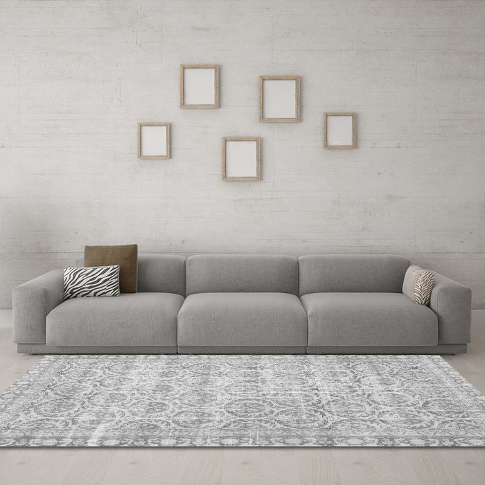 Machine Washable Persian Gray Traditional Rug in a Living Room,, wshtr3714gry