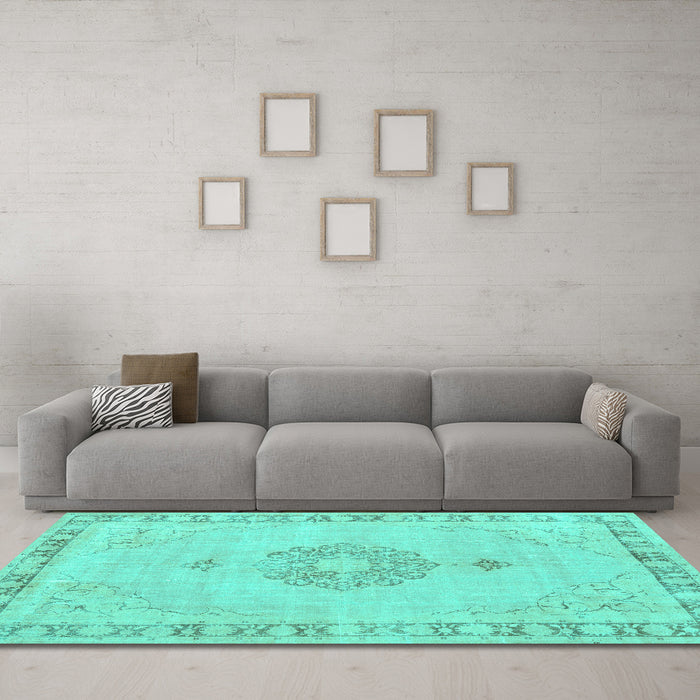 Machine Washable Persian Turquoise Traditional Area Rugs in a Living Room,, wshtr3716turq