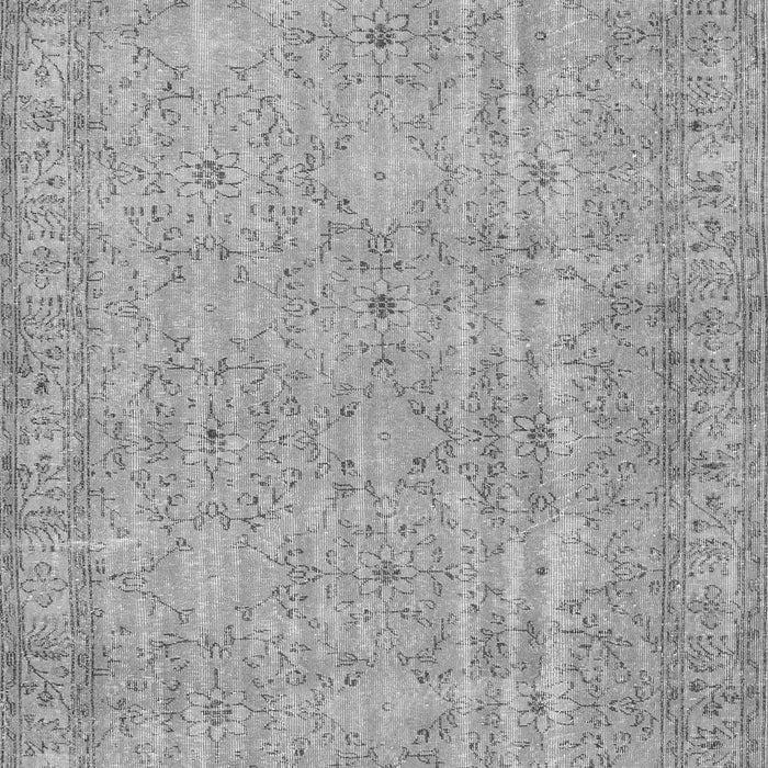 Serging Thickness of Machine Washable Persian Gray Traditional Rug, wshtr3717gry