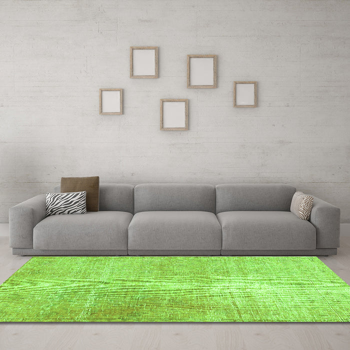 Machine Washable Persian Green Traditional Area Rugs in a Living Room,, wshtr3723grn