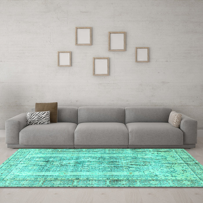 Machine Washable Persian Turquoise Traditional Area Rugs in a Living Room,, wshtr3726turq