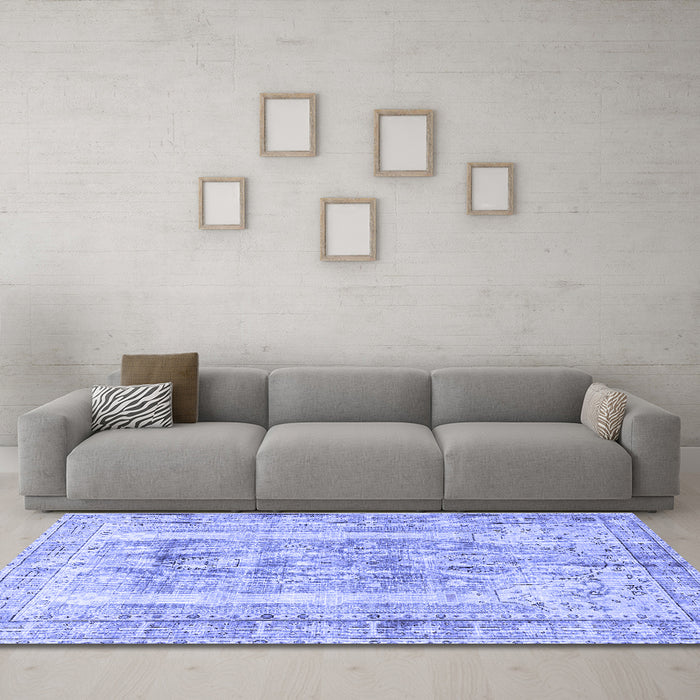 Machine Washable Persian Blue Traditional Rug in a Living Room, wshtr3726blu