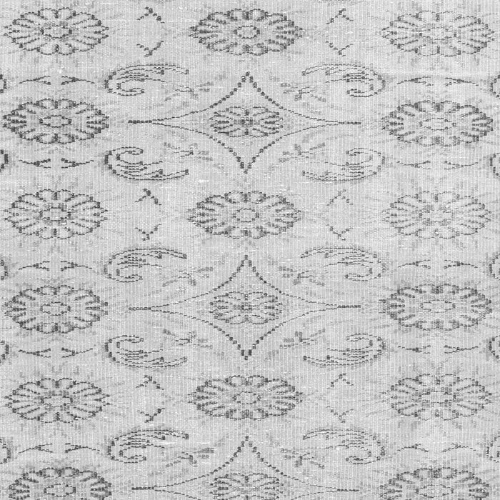 Serging Thickness of Machine Washable Persian Gray Traditional Rug, wshtr3728gry