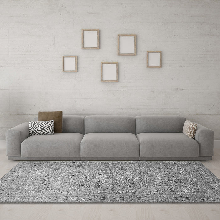 Machine Washable Persian Gray Traditional Rug in a Living Room,, wshtr372gry