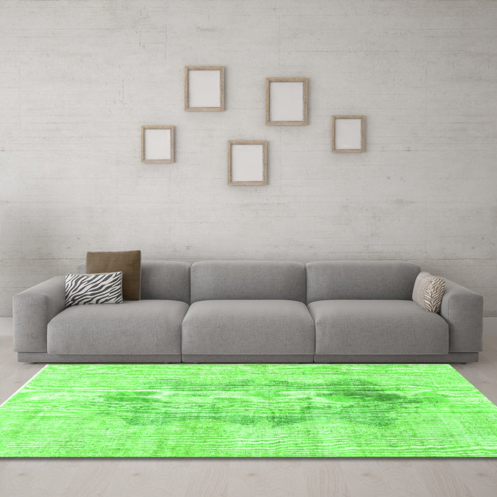 Machine Washable Persian Green Traditional Area Rugs in a Living Room,, wshtr3734grn