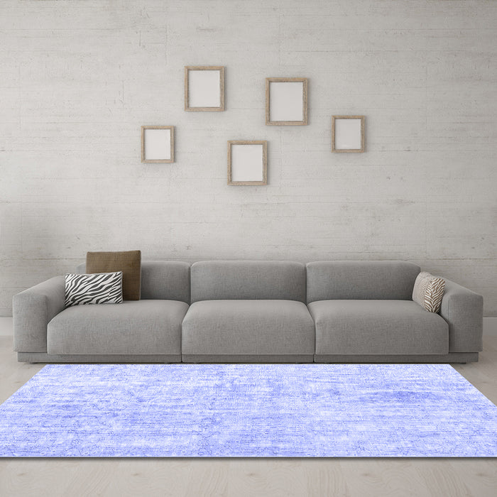 Machine Washable Persian Blue Traditional Rug in a Living Room, wshtr3735blu