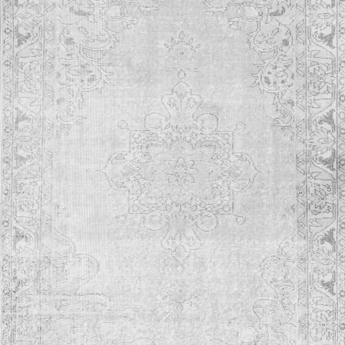 Serging Thickness of Machine Washable Persian Gray Traditional Rug, wshtr3737gry