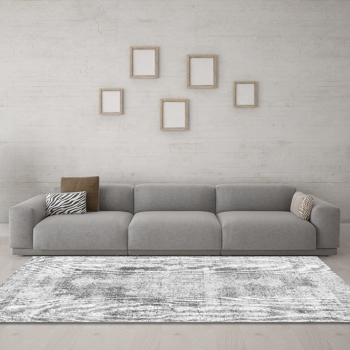 Machine Washable Persian Gray Traditional Rug in a Living Room,, wshtr3739gry