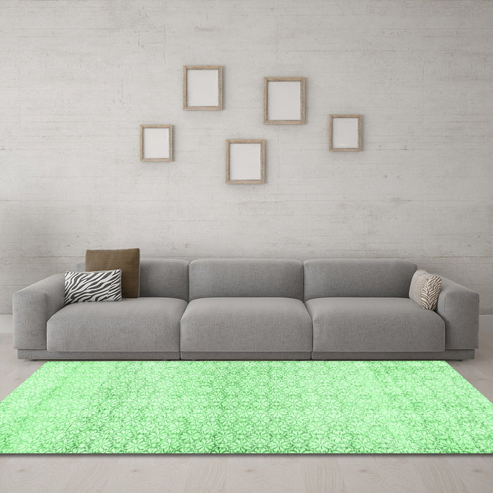 Machine Washable Persian Emerald Green Traditional Area Rugs in a Living Room,, wshtr3744emgrn