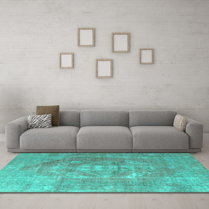 Machine Washable Persian Turquoise Traditional Area Rugs in a Living Room,, wshtr3749turq