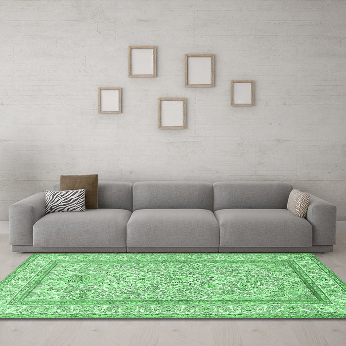 Machine Washable Persian Emerald Green Traditional Area Rugs in a Living Room,, wshtr374emgrn