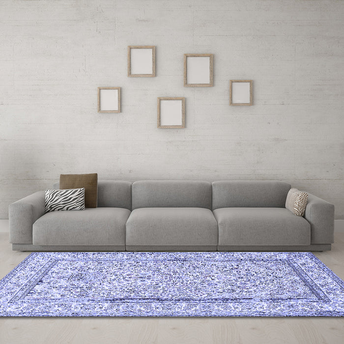Machine Washable Persian Blue Traditional Rug in a Living Room, wshtr374blu