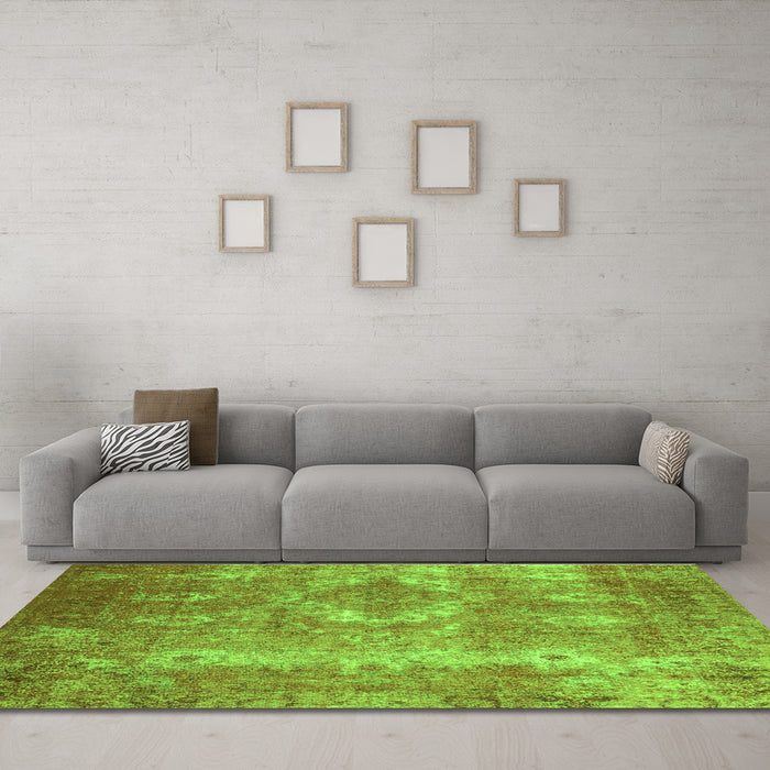 Machine Washable Persian Green Traditional Area Rugs in a Living Room,, wshtr3756grn