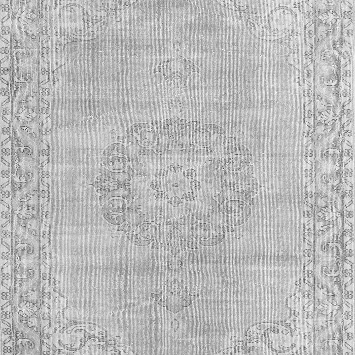 Serging Thickness of Machine Washable Persian Gray Traditional Rug, wshtr3757gry