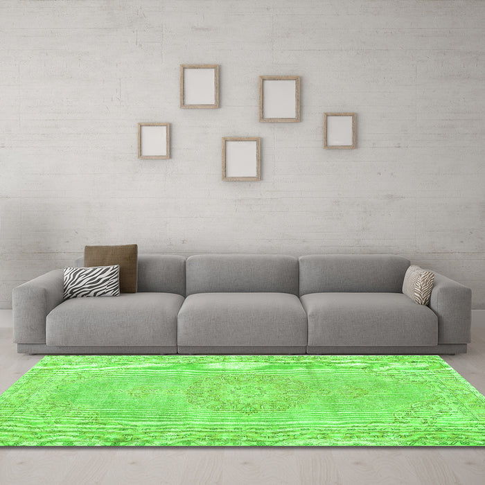 Machine Washable Persian Green Traditional Area Rugs in a Living Room,, wshtr3757grn