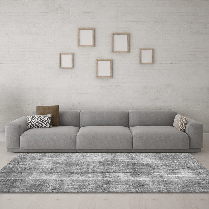 Machine Washable Persian Gray Traditional Rug in a Living Room,, wshtr3760gry