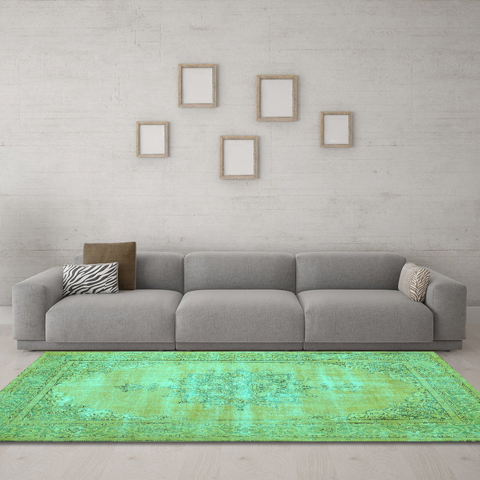Machine Washable Persian Turquoise Traditional Area Rugs in a Living Room,, wshtr3768turq