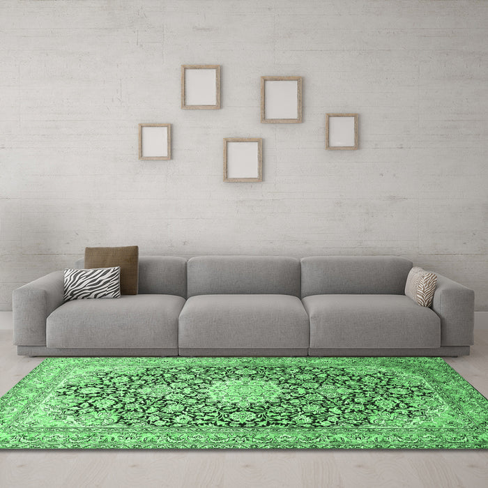 Machine Washable Medallion Emerald Green Traditional Area Rugs in a Living Room,, wshtr376emgrn