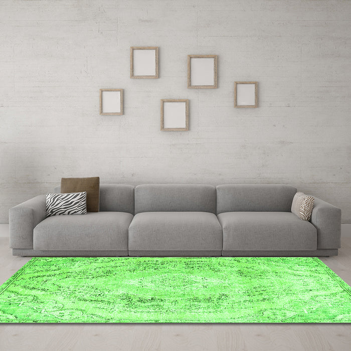 Machine Washable Persian Green Traditional Area Rugs in a Living Room,, wshtr3770grn