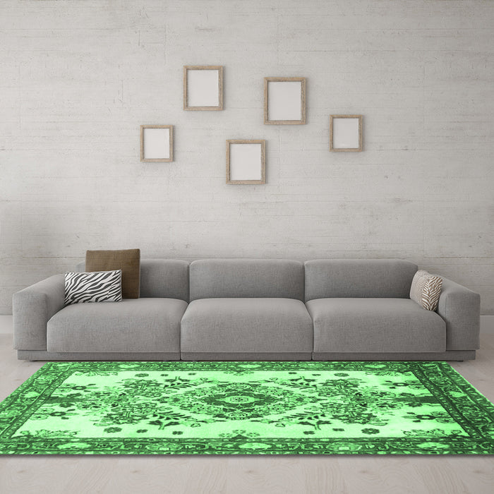 Machine Washable Medallion Emerald Green Traditional Area Rugs in a Living Room,, wshtr3771emgrn