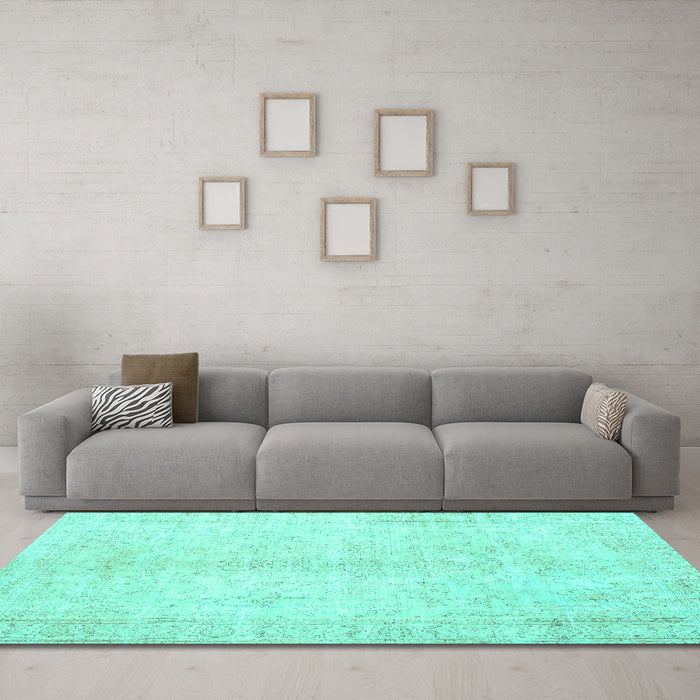 Machine Washable Persian Turquoise Traditional Area Rugs in a Living Room,, wshtr3772turq
