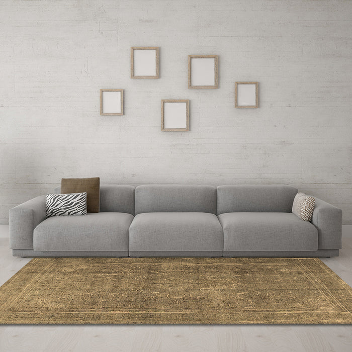 Machine Washable Persian Brown Traditional Rug in a Living Room,, wshtr3774brn